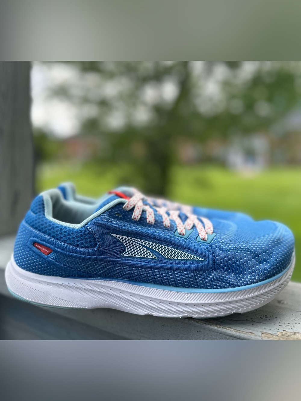 ALTRA Escalante 3 Blue Red Men's US 9 EU
42.5 Running Shoe Foot Shaped Toe Box